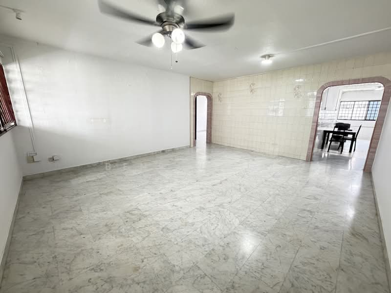 412 Jurong West Street 42, 412 Jurong West Street 42, 3 Bedrooms, 1,108 sqft, HDB Flat For Sale, by Benson Yew, 500125819 - Living Room - PropertyGuru.com.sg