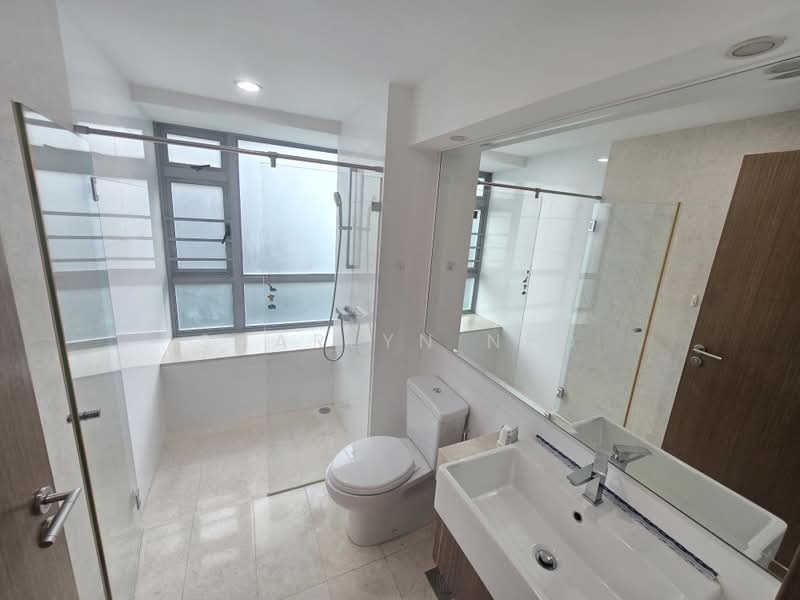 Waterfront Waves, 768 Bedok Reservoir Road, 3 Bedrooms, 1,281 sqft, Condominium For Sale, by Sharlyn Neo, 500125823 - Bathroom - PropertyGuru.com.sg