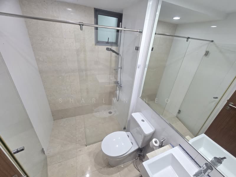Waterfront Waves, 768 Bedok Reservoir Road, 3 Bedrooms, 1,281 sqft, Condominium For Sale, by Sharlyn Neo, 500125823 - Bathroom - PropertyGuru.com.sg