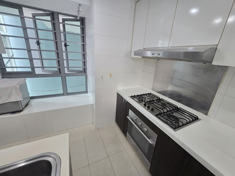 Waterfront Waves, 768 Bedok Reservoir Road, 3 Bedrooms, 1,281 sqft, Condominium For Sale, by Sharlyn Neo, 500125823 - Kitchen - PropertyGuru.com.sg