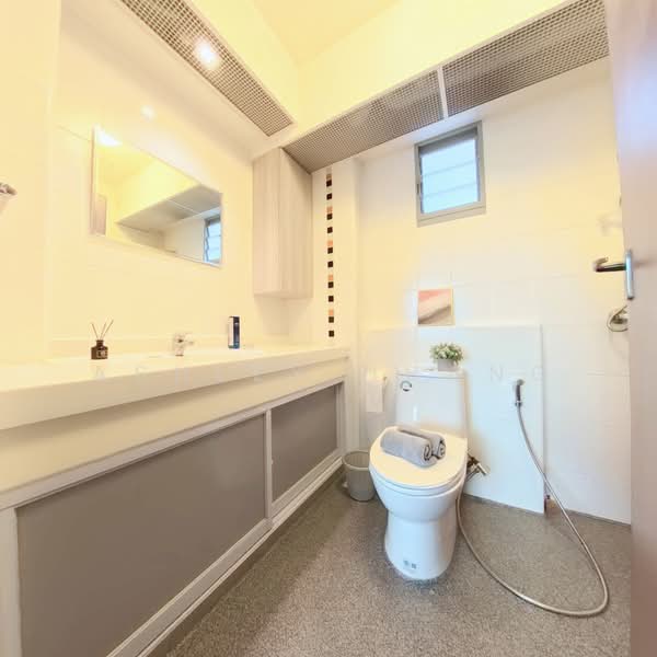 273A Punggol Place, 273A Punggol Place, 3 Bedrooms, 1,001 sqft, HDB Flat For Sale, by Ashley Huang, 500125829 - Master Bathroom - PropertyGuru.com.sg