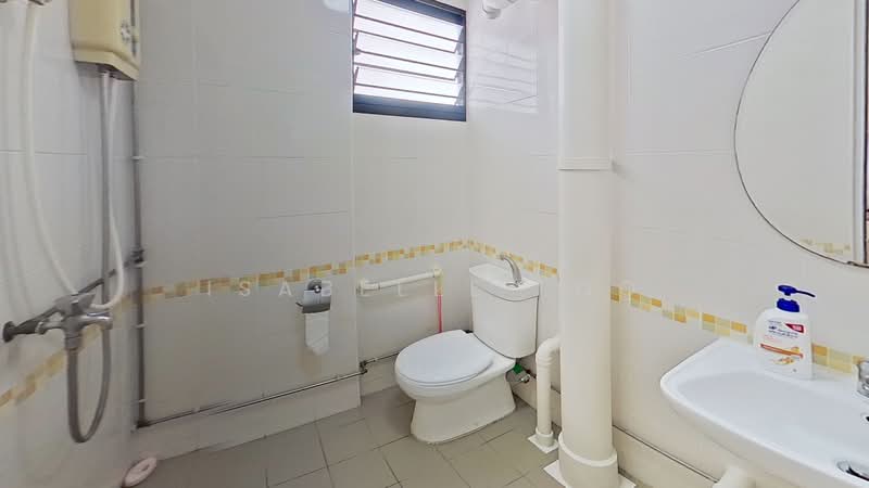 227 Jurong East Street 21, 227 Jurong East Street 21, 3 Bedrooms, 1,292 sqft, HDB Flat For Sale, by Isabelle Loo, 500125834 - Bathroom - PropertyGuru.com.sg