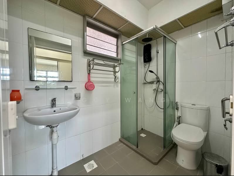 513D Yishun Street 51, 513D Yishun Street 51, 3 Bedrooms, 1,216 sqft, HDB Flat For Sale, by Peggy Wang, 500125843 - Bathroom - PropertyGuru.com.sg