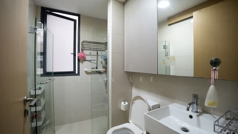 SkyPark Residences, 17 Sembawang Crescent, 5 Bedrooms, 1,593 sqft, Executive Condominium For Sale, by Sean Lee, 500125852 - Bathroom - PropertyGuru.com.sg