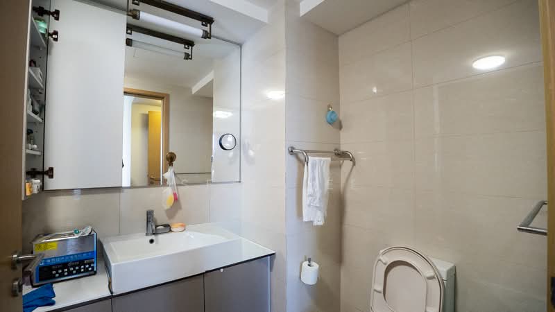 SkyPark Residences, 17 Sembawang Crescent, 5 Bedrooms, 1,593 sqft, Executive Condominium For Sale, by Sean Lee, 500125852 - Bathroom - PropertyGuru.com.sg