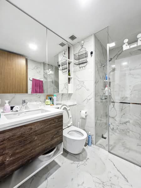 Parc Botannia, 12 Fernvale Street, 1 Bedroom, 431 sqft, Condominium For Sale, by Joshua Soh, 500125853 - Bathroom - PropertyGuru.com.sg