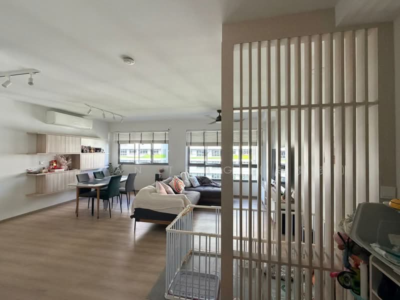 620A Tampines Street 61, 620A Tampines Street 61, 3 Bedrooms, 990 sqft, HDB Flat For Sale, by Adrian Teng (郑景荣), 500125854 - Living Room - PropertyGuru.com.sg