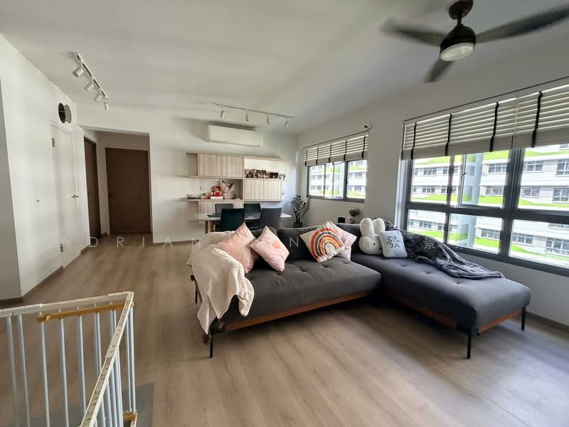 620A Tampines Street 61, 620A Tampines Street 61, 3 Bedrooms, 990 sqft, HDB Flat For Sale, by Adrian Teng (郑景荣), 500125854 - Living Room - PropertyGuru.com.sg