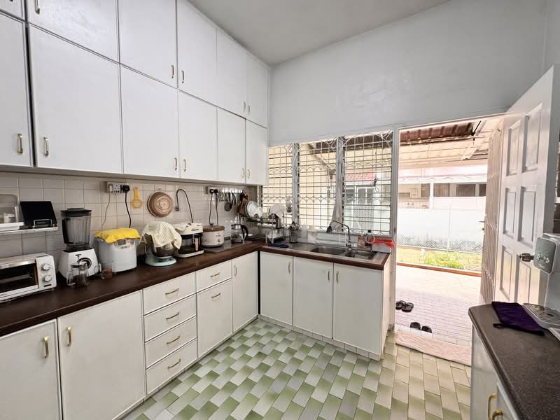 ☎️ADELYN 9325❤️❤️9988✨⭐️LENTOR ESTATE⭐️✨OWN A LANDED HOME NOW!!!, , 4 Bedrooms, 2,380 sqft, Terraced House For Sale, by Adelyn Khoo, 500125855 - Kitchen - PropertyGuru.com.sg