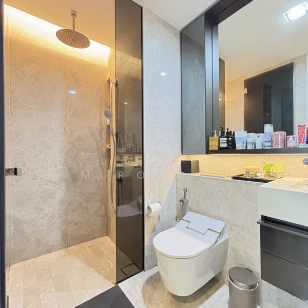 Riviere, 3 Jiak Kim Street, 2 Bedrooms, 818 sqft, Condominium For Sale, by Lim Rong Jie, 500125861 - Bathroom - PropertyGuru.com.sg