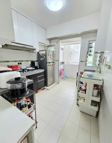 446 Yishun Avenue 11, 446 Yishun Avenue 11, 2 Bedrooms, 721 sqft, HDB Flat For Sale, by Melina Yap, 500125863 - Kitchen - PropertyGuru.com.sg