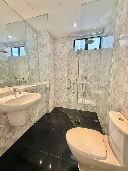 The Colonnade, 82 Grange Road, 3 Bedrooms, 3,617 sqft, Condominium For Rent, by Josephine Lim J R 林婕容 (区域分行董事 ), 500125874 - Bathroom - PropertyGuru.com.sg