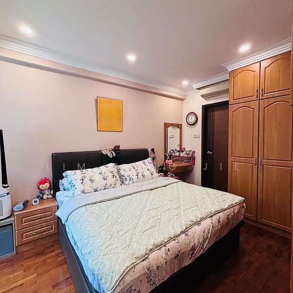 Stratford Court, 41A Bedok Ria Crescent, 3 Bedrooms, 1,346 sqft, Condominium For Sale, by Lim Rong Jie, 500125883 - Bedroom - PropertyGuru.com.sg