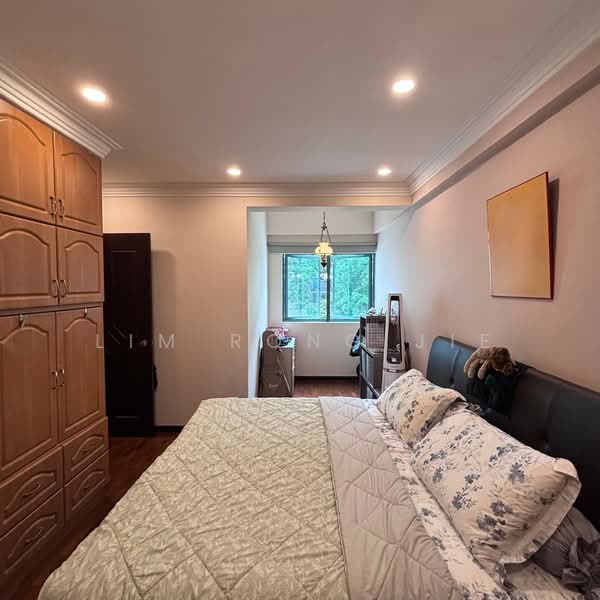 Stratford Court, 41A Bedok Ria Crescent, 3 Bedrooms, 1,346 sqft, Condominium For Sale, by Lim Rong Jie, 500125883 - Bedroom - PropertyGuru.com.sg
