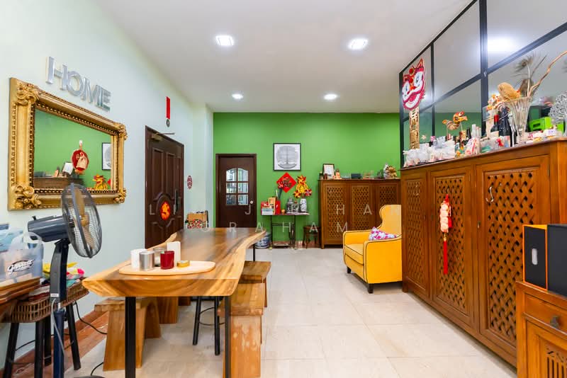 Casuarina Cove, 124 Tanjong Rhu Road, 3 Bedrooms, 1,507 sqft, Condominium For Sale, by Lim Jie Han Graham, 500125897 - Living Room - PropertyGuru.com.sg