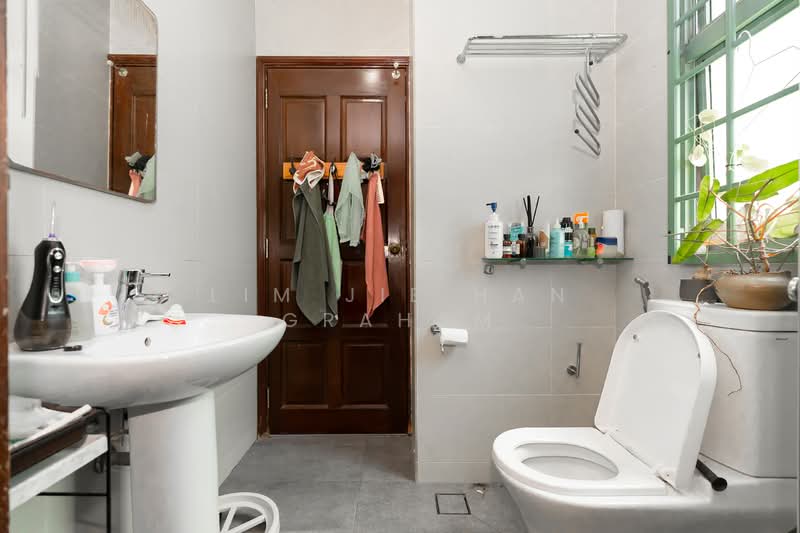 Casuarina Cove, 124 Tanjong Rhu Road, 3 Bedrooms, 1,507 sqft, Condominium For Sale, by Lim Jie Han Graham, 500125897 - Bathroom - PropertyGuru.com.sg
