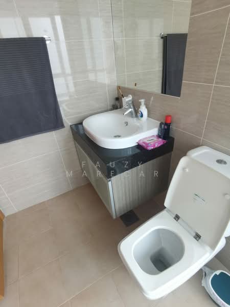 Esta Ruby, 500 Guillimard Road, Room Rental, 220 sqft, Condominium For Rent, by Fauzy Marecar, 500125906 - Bathroom - PropertyGuru.com.sg