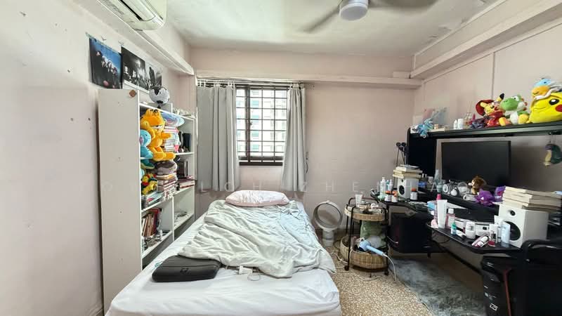 137 Jalan Bukit Merah, 137 Jalan Bukit Merah, 2 Bedrooms, 753 sqft, HDB Flat For Sale, by Jose Loh Zhenhao, 500125907 - Bedroom - PropertyGuru.com.sg