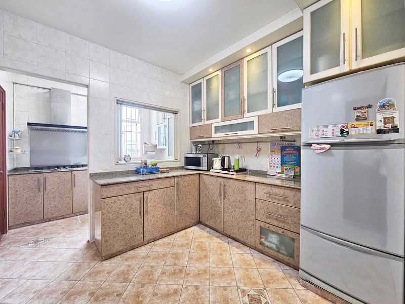 ⭐ D19 Charming 3 Storey Semi-D @ Near Nex Mall, Serangoon Mrt ⭐, Near Nex Mall, 5 Bedrooms, 3,000 sqft, Semi-Detached House For Rent, by Roy Lee, 500125916 - Kitchen - PropertyGuru.com.sg