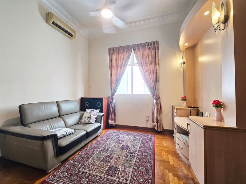 ⭐ D19 Charming 3 Storey Semi-D @ Near Nex Mall, Serangoon Mrt ⭐, Near Nex Mall, 5 Bedrooms, 3,000 sqft, Semi-Detached House For Rent, by Roy Lee, 500125916 - Living Room - PropertyGuru.com.sg