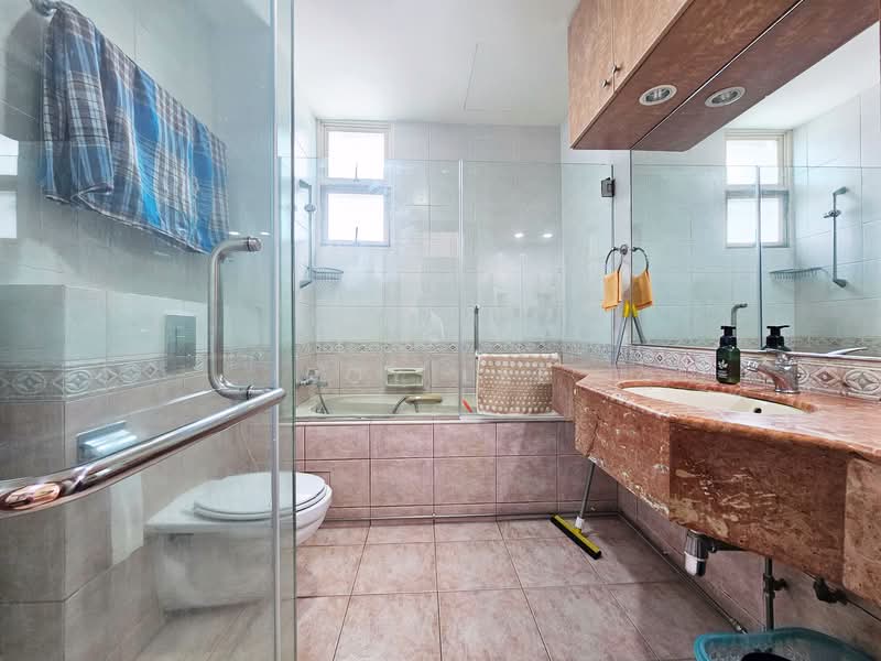 ⭐ D19 Charming 3 Storey Semi-D @ Near Nex Mall, Serangoon Mrt ⭐, Near Nex Mall, 5 Bedrooms, 3,000 sqft, Semi-Detached House For Rent, by Roy Lee, 500125916 - Bathroom - PropertyGuru.com.sg
