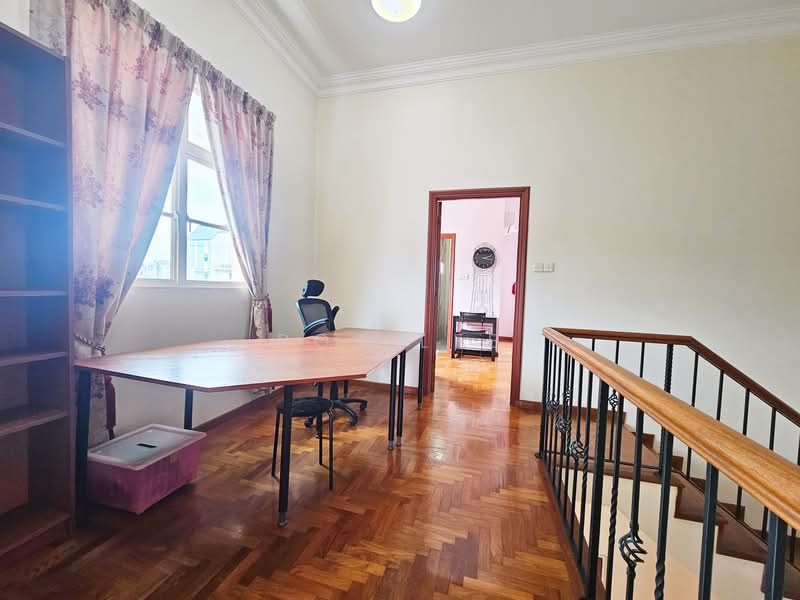 ⭐ D19 Charming 3 Storey Semi-D @ Near Nex Mall, Serangoon Mrt ⭐, Near Nex Mall, 5 Bedrooms, 3,000 sqft, Semi-Detached House For Rent, by Roy Lee, 500125916 - Study - PropertyGuru.com.sg