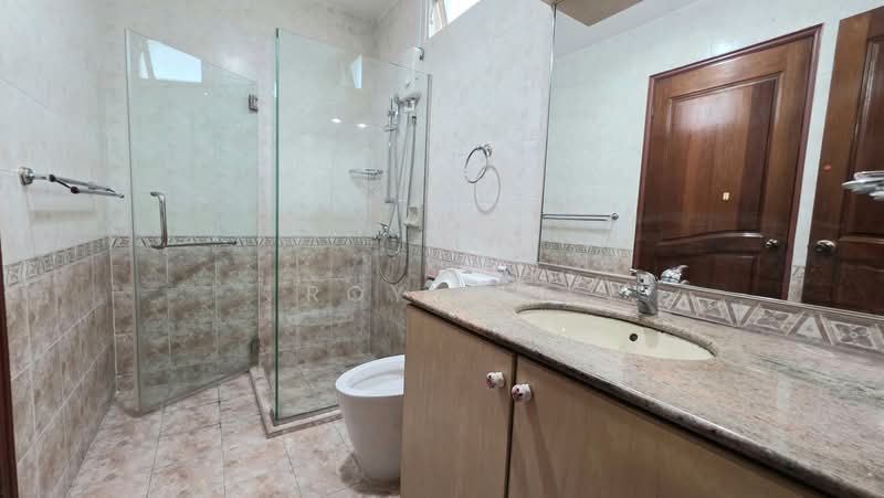 ⭐️ Eminence Landed ⭐️ Charming 3 Storey Semi-D @ Near Nex Mall, Serangoon Mrt ⭐, Near Nex Mall, 6 Bedrooms, 3,000 sqft, Semi-Detached House For Rent, by Roy Lee, 500125916 - Level 2 Bedroom Shared Attached Bath - PropertyGuru.com.sg