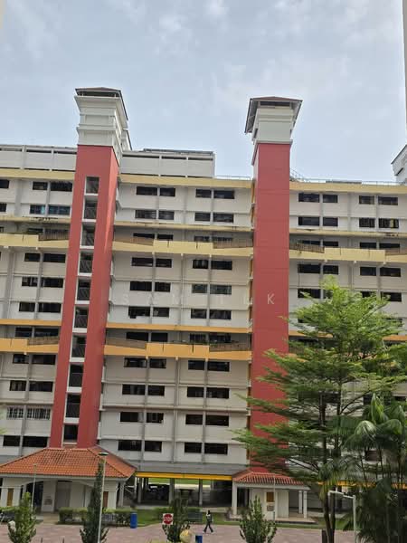 304 Ang Mo Kio Avenue 1, 304 Ang Mo Kio Avenue 1, 3 Bedrooms, 1,044 sqft, HDB Flat For Sale, by Sam Lek, 500125917 - Exterior - PropertyGuru.com.sg