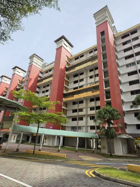 304 Ang Mo Kio Avenue 1, 304 Ang Mo Kio Avenue 1, 3 Bedrooms, 1,044 sqft, HDB Flat For Sale, by Sam Lek, 500125917 - Exterior - PropertyGuru.com.sg