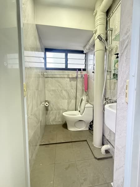 525 Jurong West Street 52, 525 Jurong West Street 52, Room Rental, 100 sqft, HDB Flat For Rent, by Nancy See, 500125918 - Bathroom - PropertyGuru.com.sg