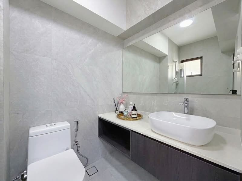 74A Redhill Road, 74A Redhill Road, 3 Bedrooms, 1,238 sqft, HDB Flat For Sale, by Aiden Tang, 500125941 - Bathroom - PropertyGuru.com.sg
