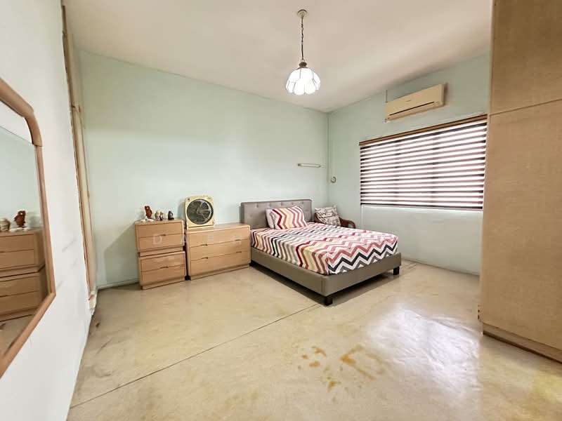 RARE FREEHOLD REGULAR PLOT CORNER TERRACE FOR REBUILT, Cedar Avenue/Puay Hee Avenue/Butterfly Avenue/Lichi Avenue, 4 Bedrooms, 1,456 sqft, Corner Terrace For Sale, by Daphne Tan, 500125945 - Bedroom - PropertyGuru.com.sg