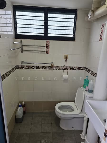 15 Teck Whye Lane, 15 Teck Whye Lane, 3 Bedrooms, 990 sqft, HDB Flat For Sale, by Veronica Peh, 500125946 - Bathroom - PropertyGuru.com.sg