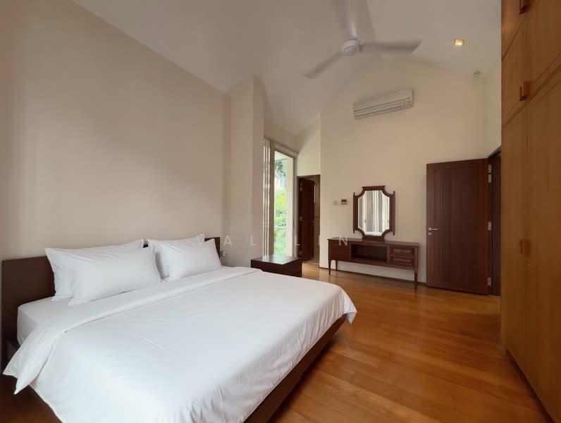 ◤ Orchard Bungalow by Famous Architect Huge Land Wide Frontage, RARE Subdivisible ❤️ Walk to Orchard, Orchard Designer Bungalow One Tree Hill, 5 Bedrooms, 5,845 sqft, Bungalow House For Sale, by Val Lin, 500125950 - Bedroom - PropertyGuru.com.sg