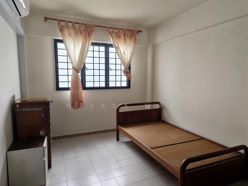 260 Yishun Street 22, 260 Yishun Street 22, 3 Bedrooms, 904 sqft, HDB Flat For Sale, by Gressa Mak, 500125953 - Bedroom - PropertyGuru.com.sg