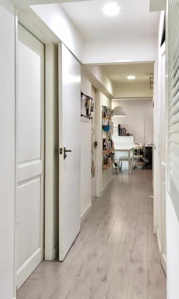28 Ghim Moh Link, 28 Ghim Moh Link, 3 Bedrooms, 1,001 sqft, HDB Flat For Sale, by Ling Liwei, 500125960 - Corridor - PropertyGuru.com.sg
