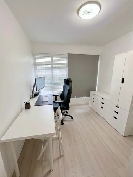 28 Ghim Moh Link, 28 Ghim Moh Link, 3 Bedrooms, 1,001 sqft, HDB Flat For Sale, by Ling Liwei, 500125960 - Study - PropertyGuru.com.sg