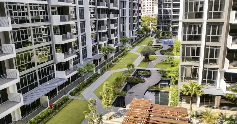 La Fiesta, Sengkang Square, 3 Bedrooms, 1,001 sqft, Condominium For Rent, by Aretha Lee, 500125962 - Exterior - PropertyGuru.com.sg