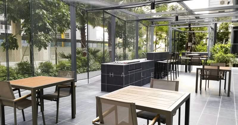 La Fiesta, Sengkang Square, 3 Bedrooms, 1,001 sqft, Condominium For Rent, by Aretha Lee, 500125962 - Exterior - PropertyGuru.com.sg