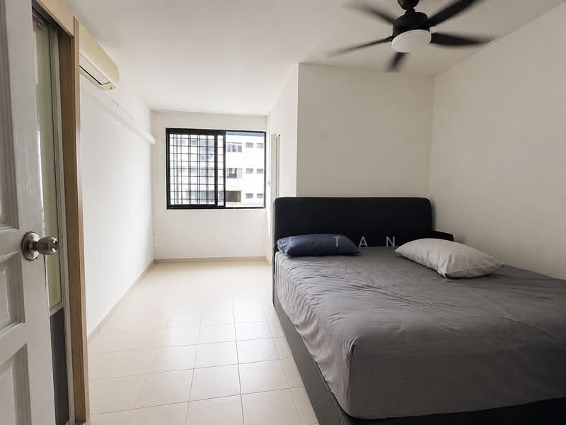 976 Jurong West Street 93, 976 Jurong West Street 93, 4 Bedrooms, 1,302 sqft, HDB Flat For Sale, by Daphne Tan, 500125971 - Bedroom - PropertyGuru.com.sg
