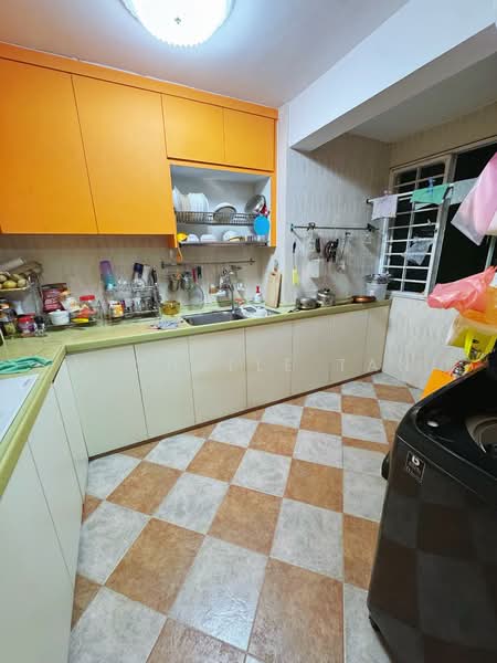 72 Bedok South Avenue 3, 72 Bedok South Avenue 3, 3 Bedrooms, 1,324 sqft, HDB Flat For Sale, by Michelle Tan, 500125977 - Kitchen - PropertyGuru.com.sg