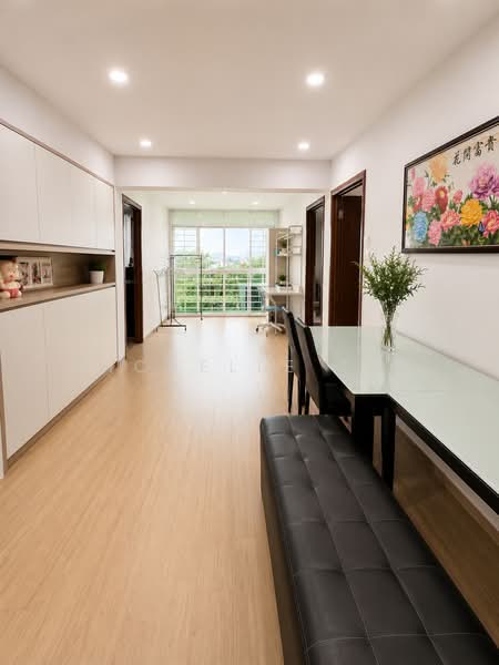 72 Bedok South Avenue 3, 72 Bedok South Avenue 3, 3 Bedrooms, 1,324 sqft, HDB Flat For Sale, by Michelle Tan, 500125977 - Living Room - PropertyGuru.com.sg
