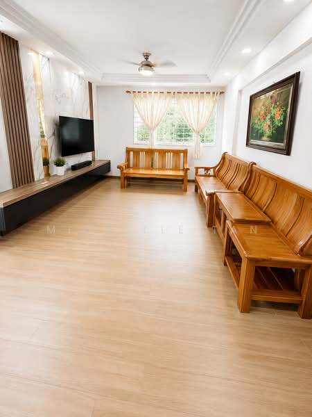 72 Bedok South Avenue 3, 72 Bedok South Avenue 3, 3 Bedrooms, 1,324 sqft, HDB Flat For Sale, by Michelle Tan, 500125977 - Living Room - PropertyGuru.com.sg
