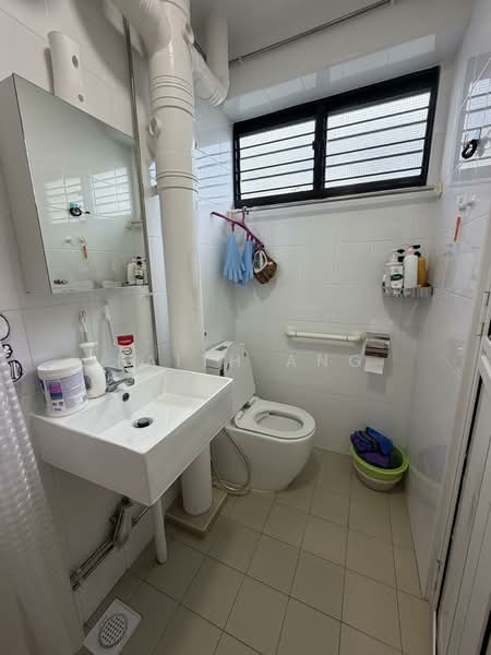 352 Ubi Avenue 1, 352 Ubi Avenue 1, 3 Bedrooms, 1,119 sqft, HDB Flat For Sale, by Faith Ang, 500125990 - Bathroom - PropertyGuru.com.sg