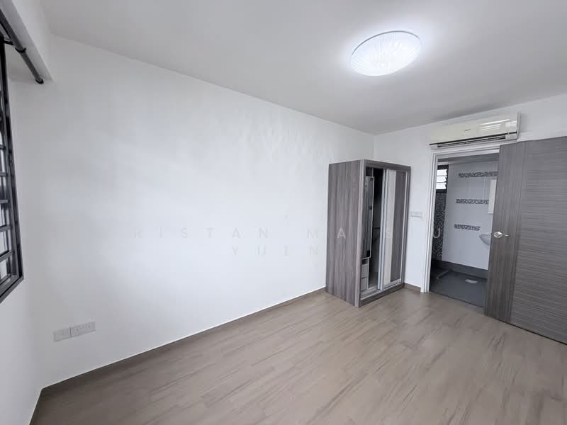 261A Punggol Way, 261A Punggol Way, 2 Bedrooms, 731 sqft, HDB Flat For Rent, by Tristan Ma Siu Yuen, 500125991 - Master Bedroom - PropertyGuru.com.sg