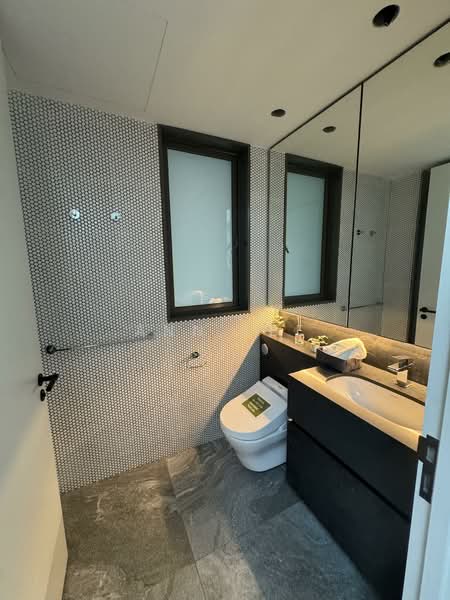 10 Evelyn, 10 Evelyn Road, 3 Bedrooms, 1,410 sqft, Condominium For Sale, by Ann Lee, 500125998 - Bathroom - PropertyGuru.com.sg