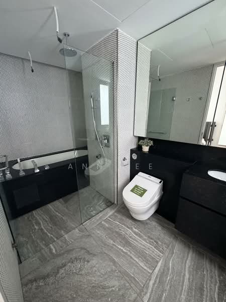 10 Evelyn, 10 Evelyn Road, 3 Bedrooms, 1,410 sqft, Condominium For Sale, by Ann Lee, 500125998 - Bathroom - PropertyGuru.com.sg