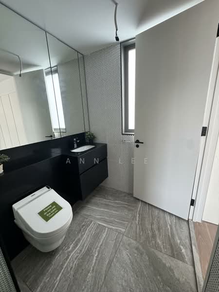 10 Evelyn, 10 Evelyn Road, 3 Bedrooms, 1,410 sqft, Condominium For Sale, by Ann Lee, 500125998 - Bathroom - PropertyGuru.com.sg