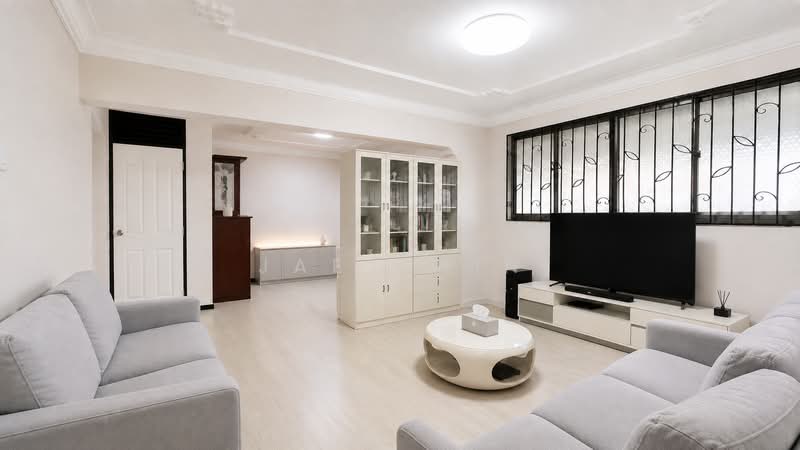 727 Jurong West Avenue 5, 727 Jurong West Avenue 5, Boon Lay / Jurong / Tuas, 3 Bedrooms, 1,119 sqft, HDB Flat For Sale, by Jae Chin, 500126007 - Living Room - PropertyGuru.com.sg