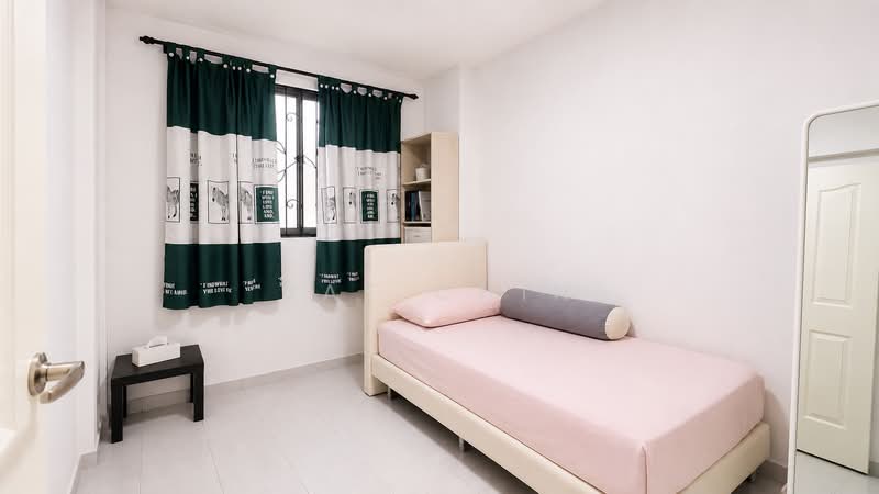 727 Jurong West Avenue 5, 727 Jurong West Avenue 5, Boon Lay / Jurong / Tuas, 3 Bedrooms, 1,119 sqft, HDB Flat For Sale, by Jae Chin, 500126007 - Bedroom - PropertyGuru.com.sg